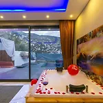 İslamlar 1 Bedroom Secluded With Private Pool Hot Tub Kalkan