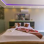 İslamlar 1 Bedroom Secluded With Private Pool Hot Tub Villa