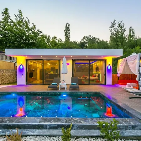 Villa İslamlar 1 Bedroom Secluded With Private Pool Hot Tub